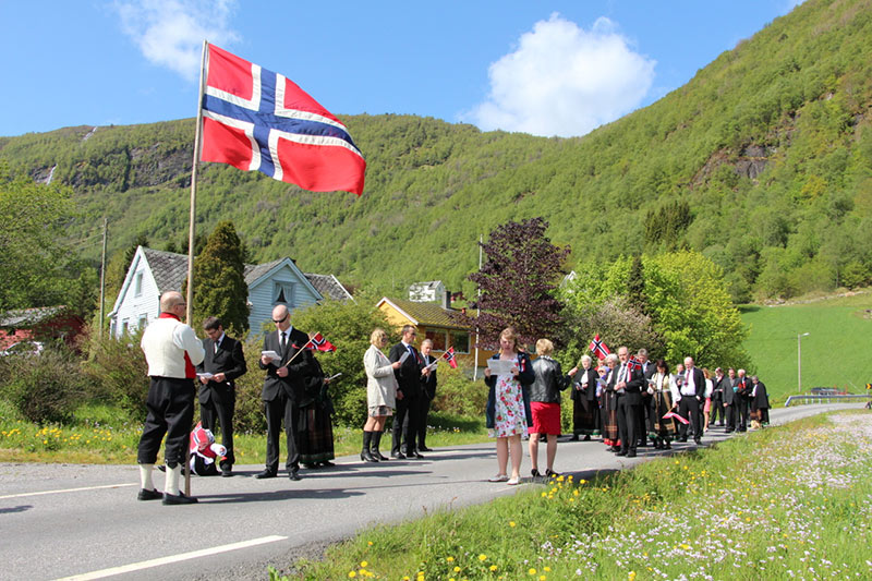 17-mai i Ikjefjord 2014